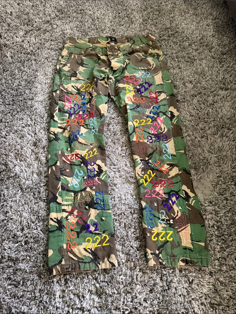 10.Deep Men's Camo Straight Jeans with Multicolor '222' Embroidery